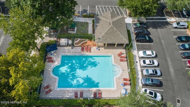 6070 MAGGIES Circle 105, Jacksonville, FL 32244