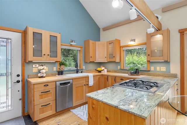 73 Middlepoint Road, Port Townsend, WA 98368