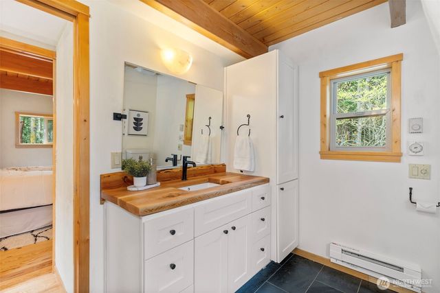 73 Middlepoint Road, Port Townsend, WA 98368