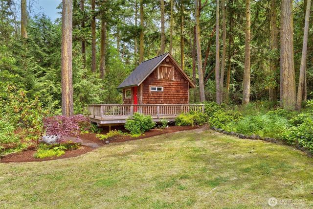 73 Middlepoint Road, Port Townsend, WA 98368