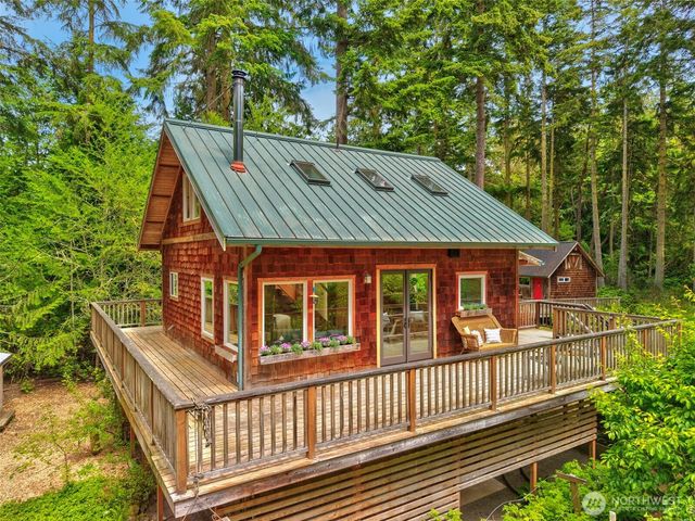 73 Middlepoint Road, Port Townsend, WA 98368