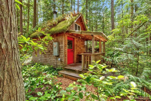 73 Middlepoint Road, Port Townsend, WA 98368