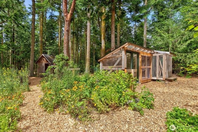 73 Middlepoint Road, Port Townsend, WA 98368