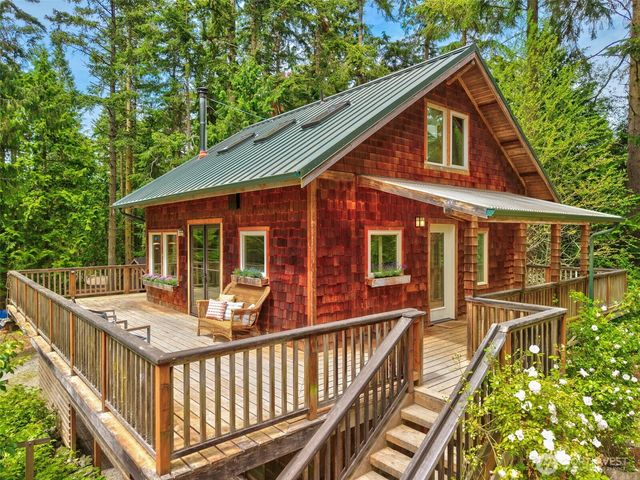 73 Middlepoint Road, Port Townsend, WA 98368