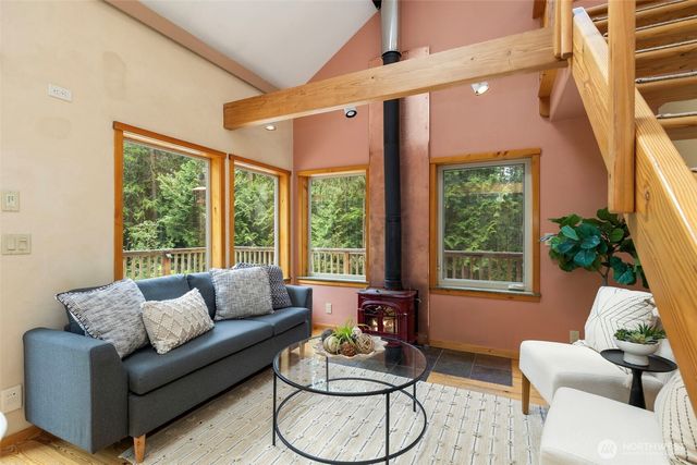 73 Middlepoint Road, Port Townsend, WA 98368