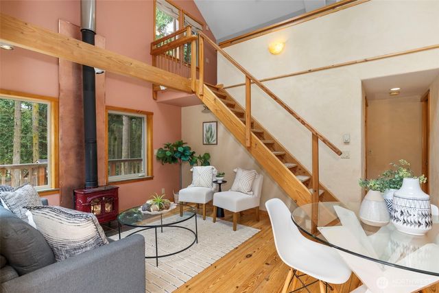 73 Middlepoint Road, Port Townsend, WA 98368