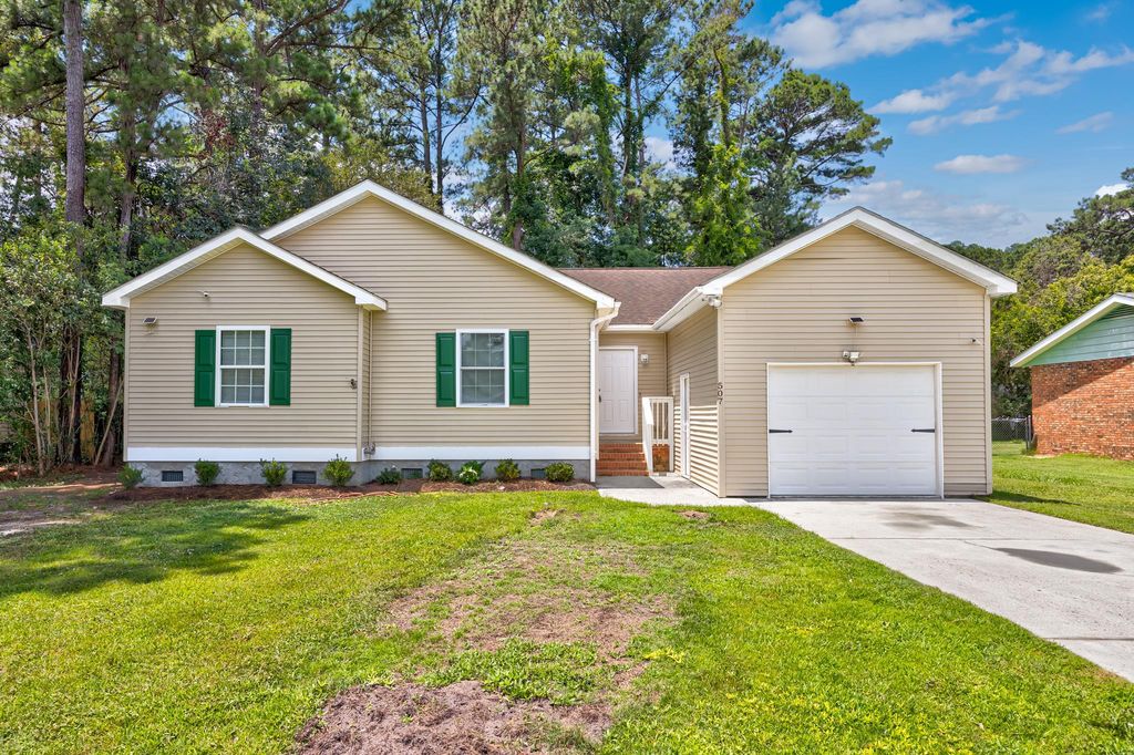 507 Forestbrook Dr., Myrtle Beach, SC 29579