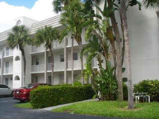 8460 Sunrise Lakes Boulevard, Sunrise, FL 33322