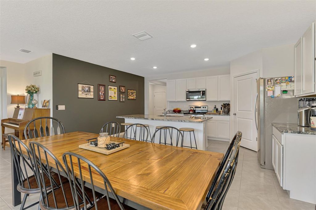 Image 20 of property listing at 17733 CANOPY PLACE, Bradenton, FL 34211