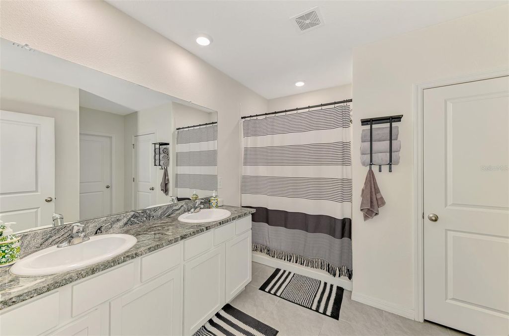 Image 30 of property listing at 17733 CANOPY PLACE, Bradenton, FL 34211