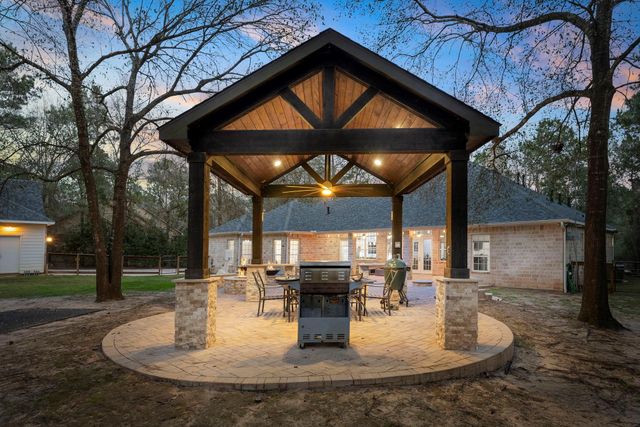 4046 Highland Pass, Montgomery, TX 77316