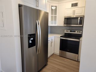 8075 NW 7th St 420, Miami, FL 33126
