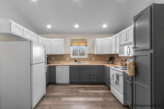 205 DAYSHIA LN, Cheyenne, WY 82007