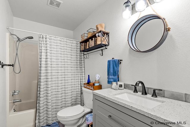 205 DAYSHIA LN, Cheyenne, WY 82007