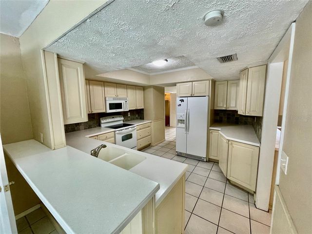 4215 18TH AVENUE DRIVE W, Bradenton, FL 34205