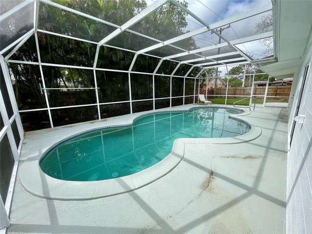 4215 18TH AVENUE DRIVE W, Bradenton, FL 34205