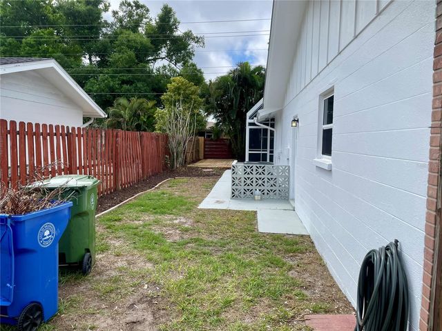 4215 18TH AVENUE DRIVE W, Bradenton, FL 34205