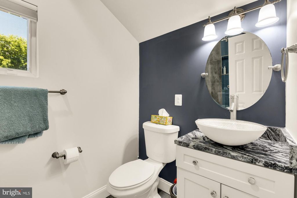 Image 16 of property listing at 1002 58TH AVE, Capitol Heights, MD 20743