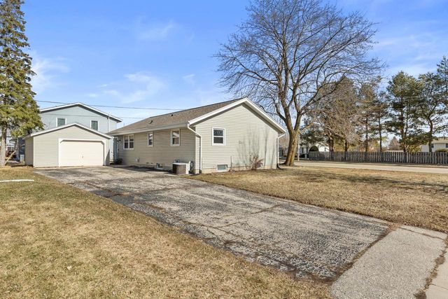 N171W20418 Ridge ROAD, Jackson, WI 53037