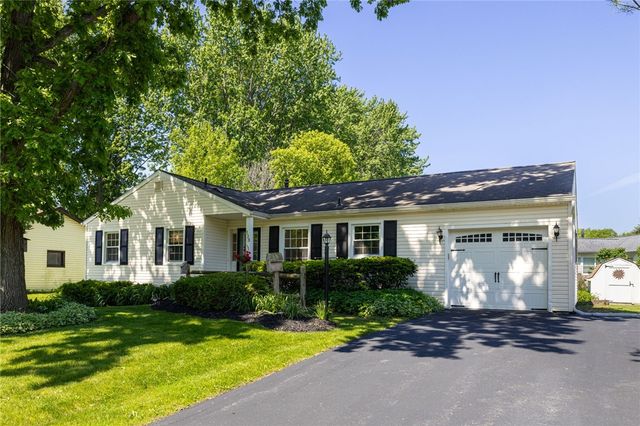 139 Gate House Trail, Henrietta, NY 14467
