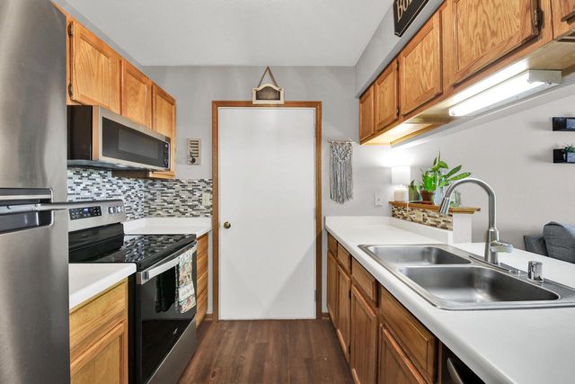 6940 S Rolling Meadows COURT, Oak Creek, WI 53154