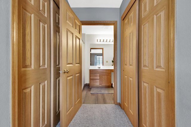 6940 S Rolling Meadows COURT, Oak Creek, WI 53154