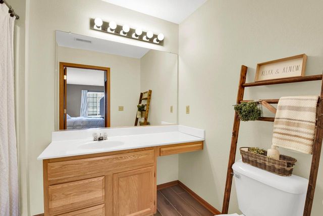 6940 S Rolling Meadows COURT, Oak Creek, WI 53154