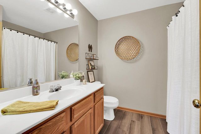 6940 S Rolling Meadows COURT, Oak Creek, WI 53154