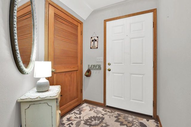 6940 S Rolling Meadows COURT, Oak Creek, WI 53154