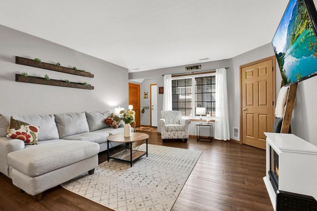 6940 S Rolling Meadows COURT, Oak Creek, WI 53154