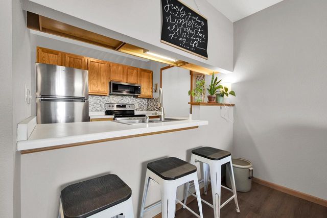 6940 S Rolling Meadows COURT, Oak Creek, WI 53154