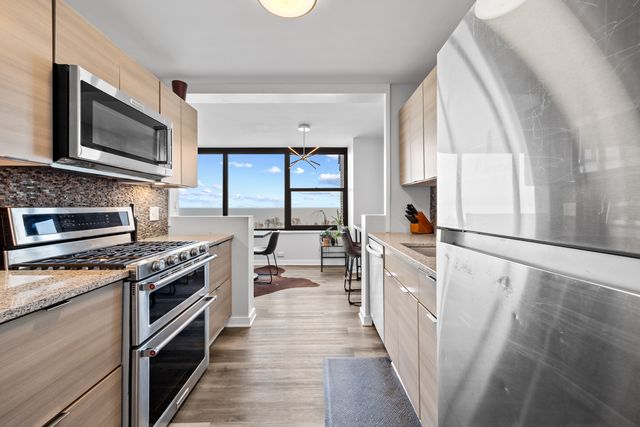 3430 N Lake Shore Drive 15L, Chicago, IL 60657