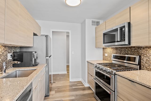 3430 N Lake Shore Drive 15L, Chicago, IL 60657