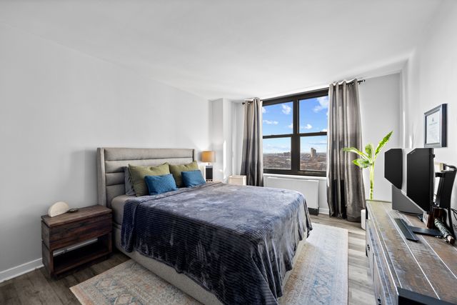 3430 N Lake Shore Drive 15L, Chicago, IL 60657