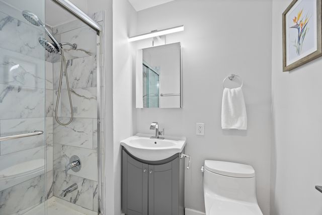 3430 N Lake Shore Drive 15L, Chicago, IL 60657