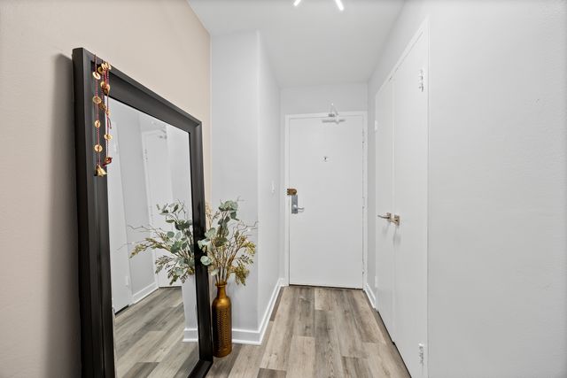 3430 N Lake Shore Drive 15L, Chicago, IL 60657