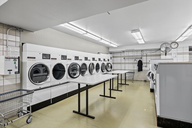 3430 N Lake Shore Drive 15L, Chicago, IL 60657