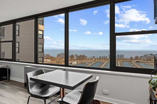 3430 N Lake Shore Drive 15L, Chicago, IL 60657