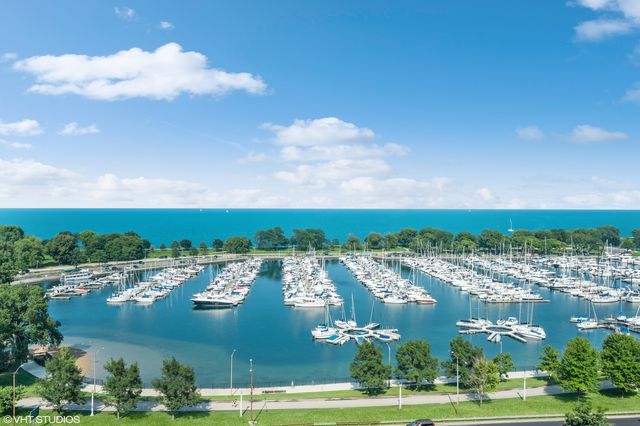 3430 N Lake Shore Drive 15L, Chicago, IL 60657