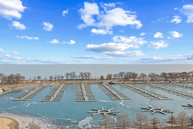 3430 N Lake Shore Drive 15L, Chicago, IL 60657