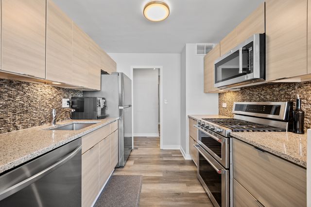 3430 N Lake Shore Drive 15L, Chicago, IL 60657