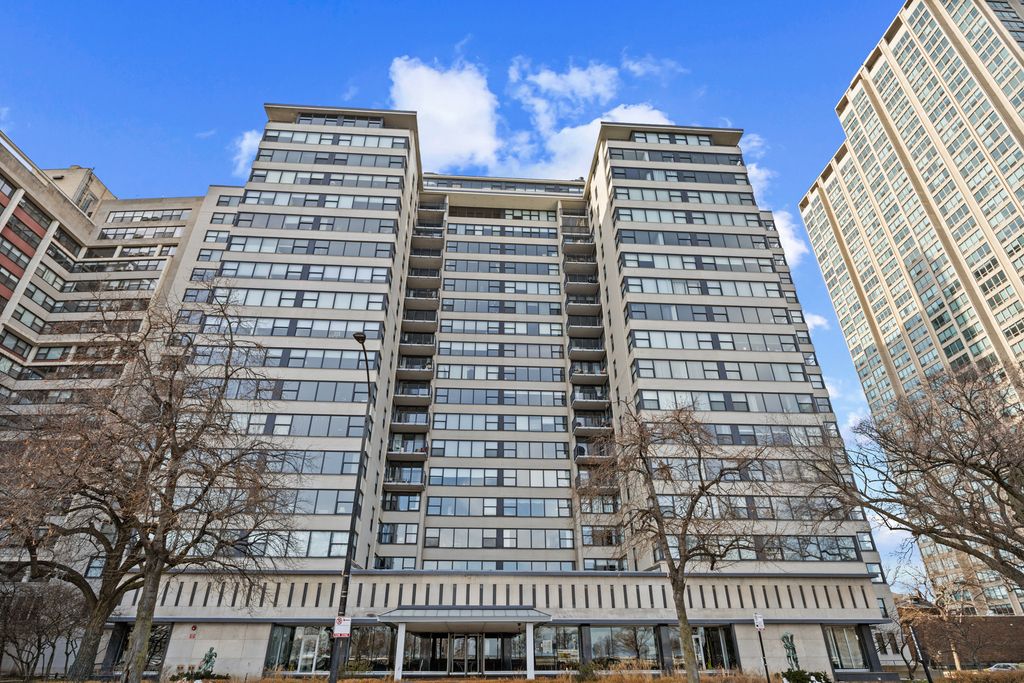 3430 N Lake Shore Drive 15L, Chicago, IL 60657