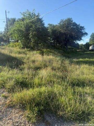 691 Flintstone Dr, Canyon Lake, TX 78133