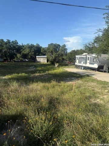691 Flintstone Dr, Canyon Lake, TX 78133