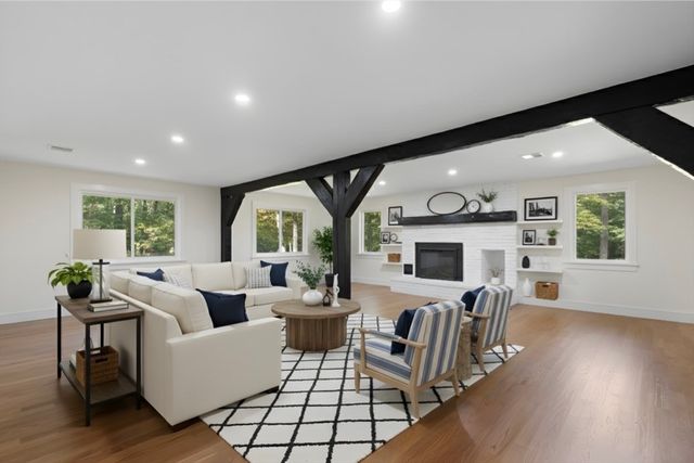 241 Prospect St, Franklin, MA 02038