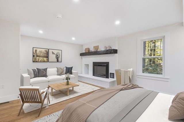 241 Prospect St, Franklin, MA 02038