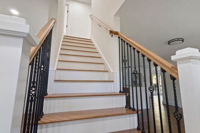 241 Prospect St, Franklin, MA 02038