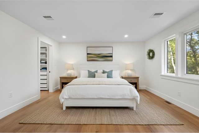 241 Prospect St, Franklin, MA 02038