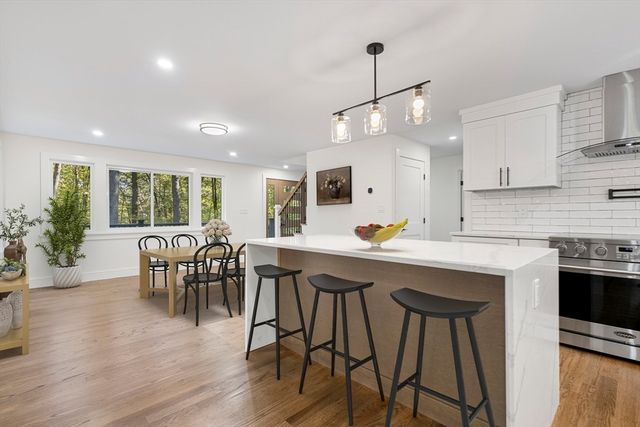 241 Prospect St, Franklin, MA 02038