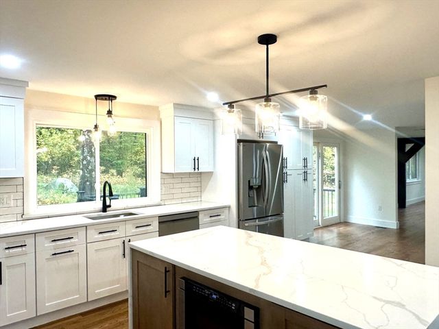 241 Prospect St, Franklin, MA 02038